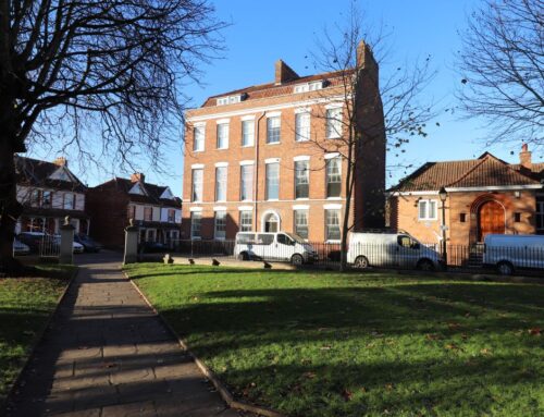 TO LET- First Floor Period Office – Queen Adelaide House, 16 Kings Square, Bridgwater TA6 3DG