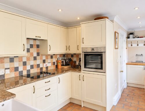 TO LET – One Bedroom, Furnished Cottage, Bills Included- Bridgwater Town Centre